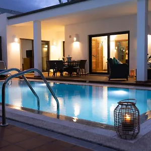Villa Mamma Mia Pool Heat Private & Jacuzzi, Playa Blanca (Lanzarote)